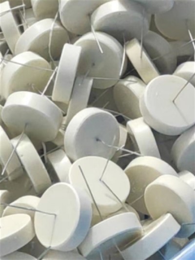 Kapasitor Cip Seramik Monolitik